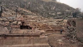 Zile Kalesi'ndeki antik tiyatronun Roma dönemine ait olduğu belirlendi