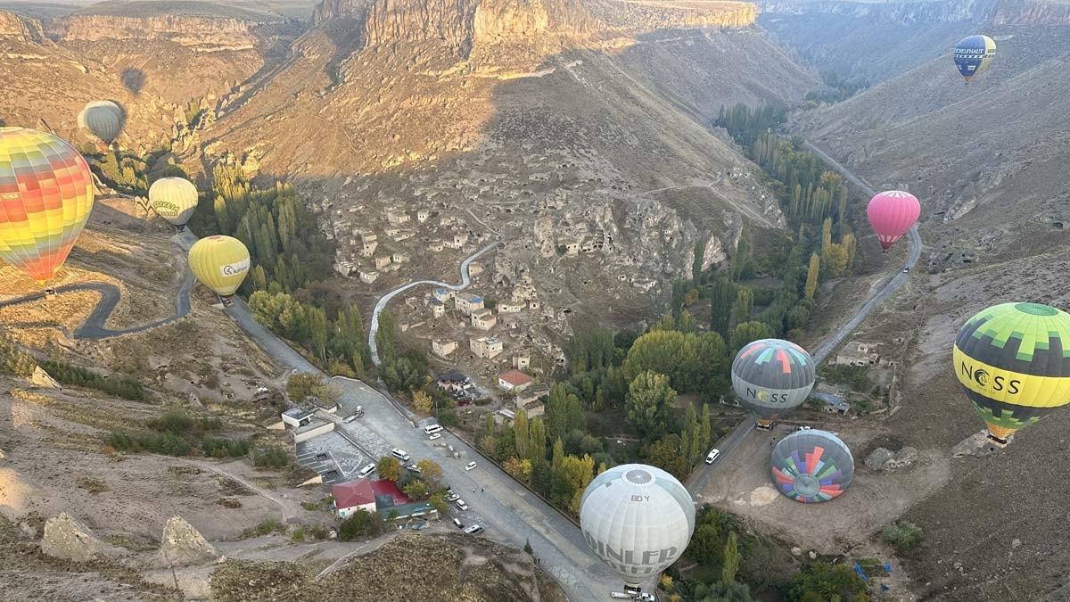 Soğanlı Vadisi sıcak hava balonları ile ziyaretçi akınına uğruyor