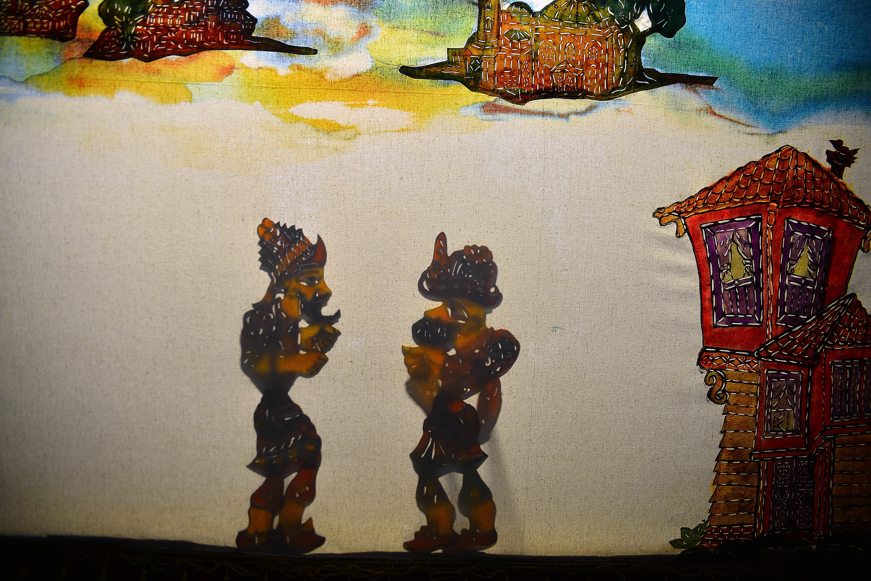 700 yıllık Karagöz gölge oyunu geleceğe taşınıyor