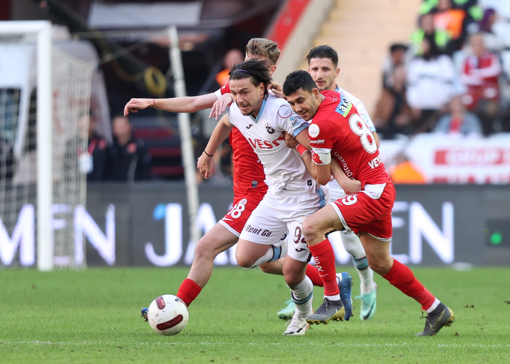 Antalyaspor Trabzonspor maçında galip yok