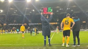 Wolverhampton taraftarı, Brentford maçında 4. hakem oldu