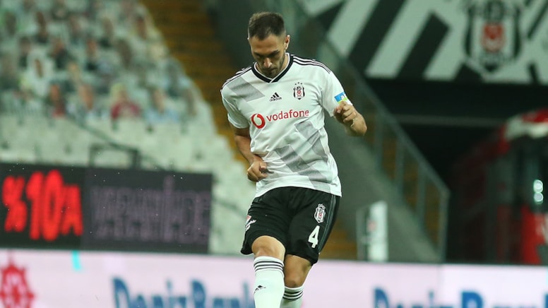 Beşiktaş Victor Ruiz dosyasını kapattı