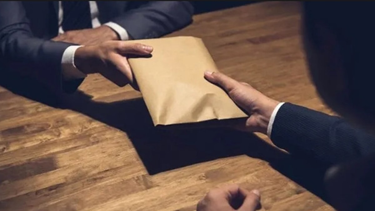 MHP'den AKP'ye 'Kibarca rüşvet' tepkisi