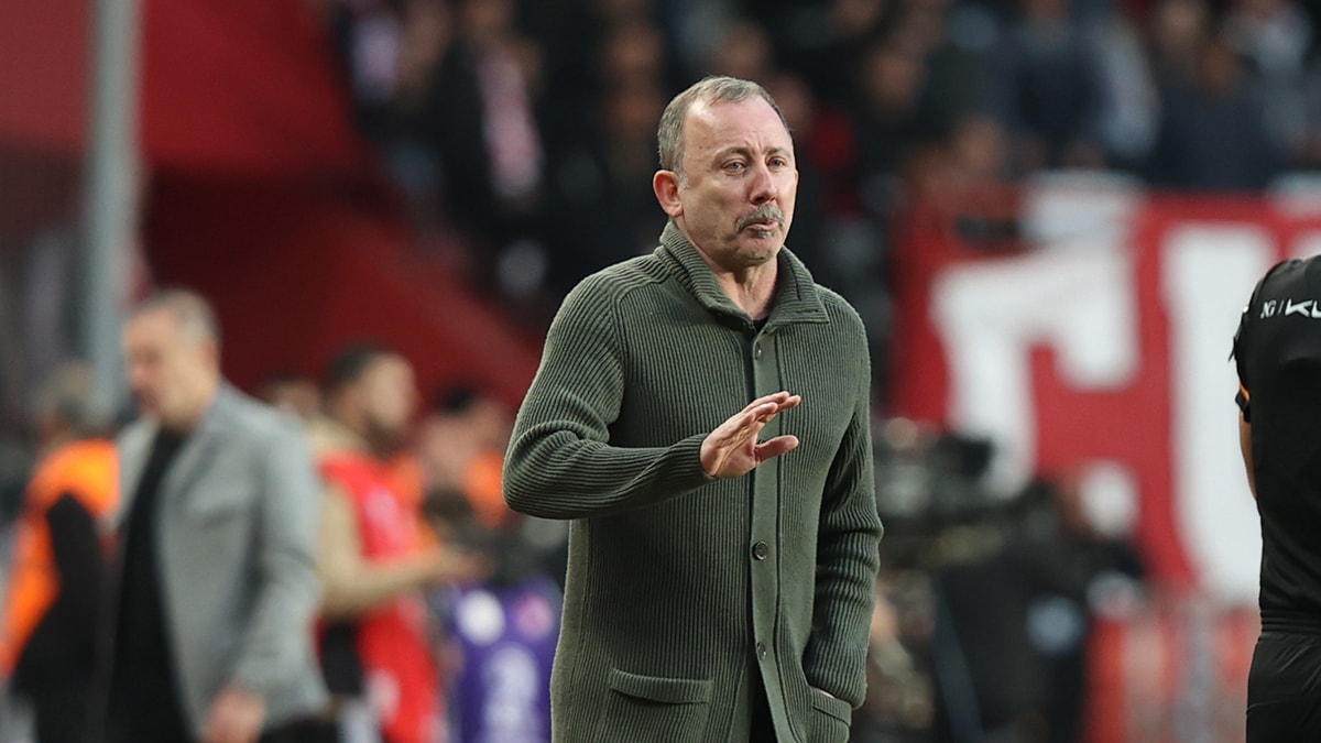 Sergen Yalçın: Bir puanla ayrılmak bizim için üzücü oldu