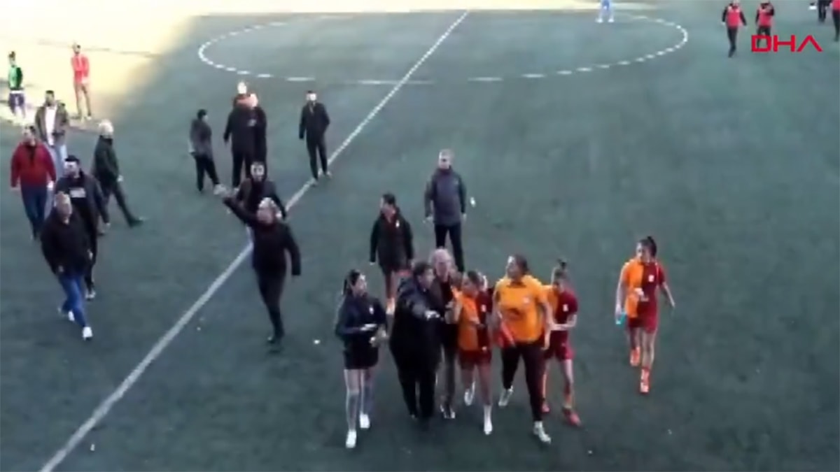 ALG Spor, olaylı Galatasaray maçı sonrası verilen cezaya tepki gösterdi