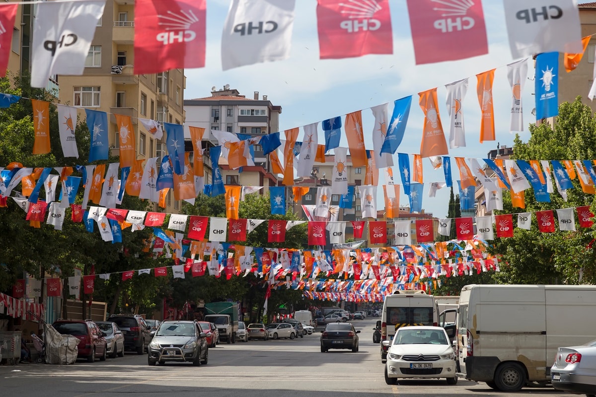 Seçimlere 60 gün kaldı, İstanbul ilçelerinde AKP 39, CHP 28 aday açıkladı