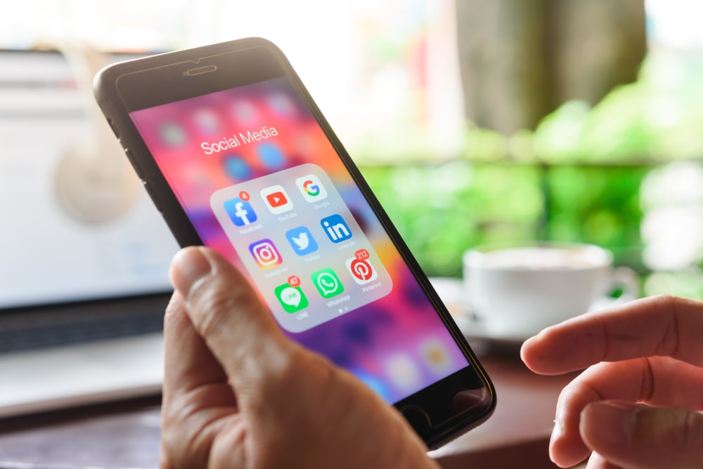 Telefon bağımlıları dikkat! Ağrı ve uykusuzluk yapıyor...