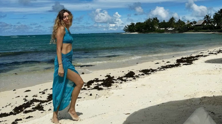 Sinem Kobal, Mauritius tatiline devam ediyor