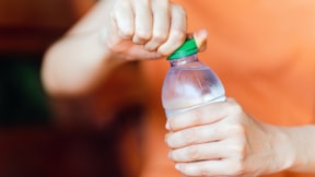 Su şişelerinde kansere sebep olan 240 bin nanoplastik çıktı