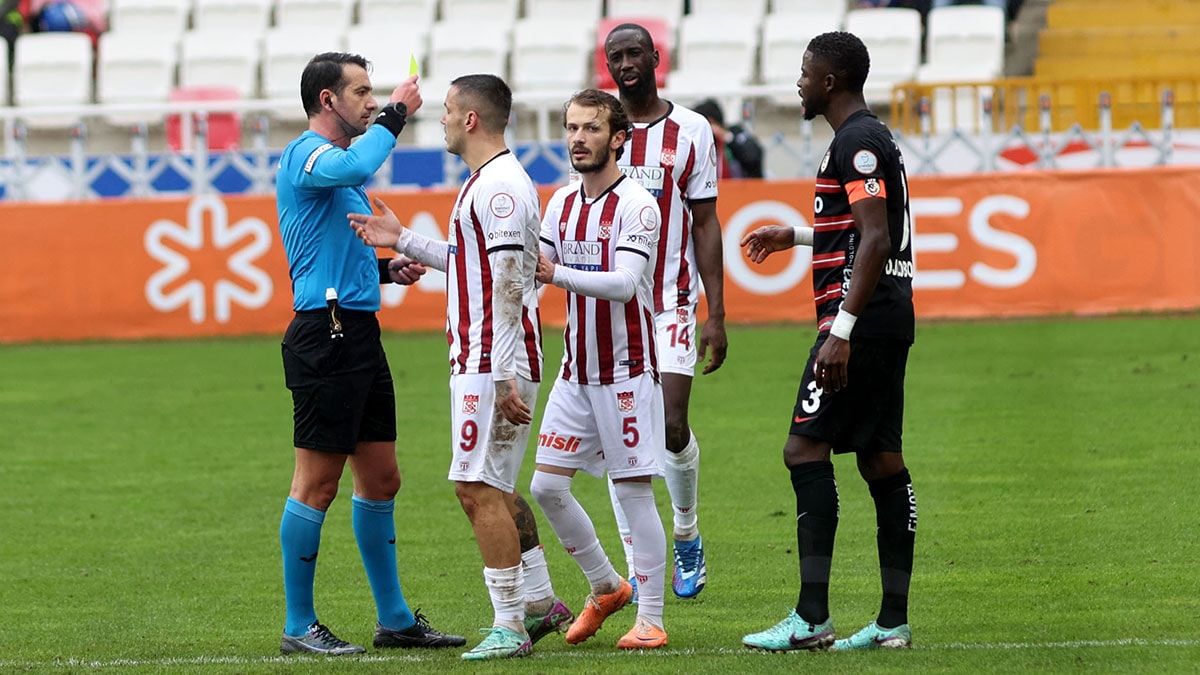 Sivasspor-Gaziantep FK maçında 4 gol var, kazanan yok: 2-2