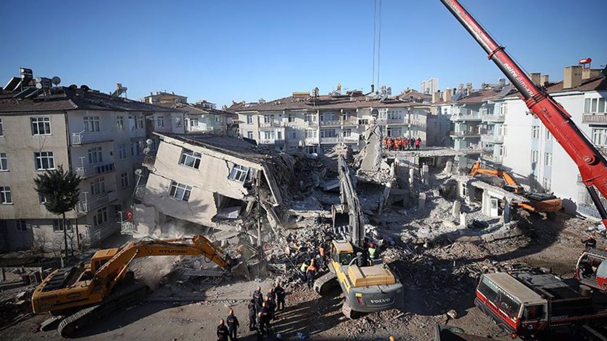 Sivrice'de 4 yıl geçti, 900 konut hâlâ tamamlanamadı