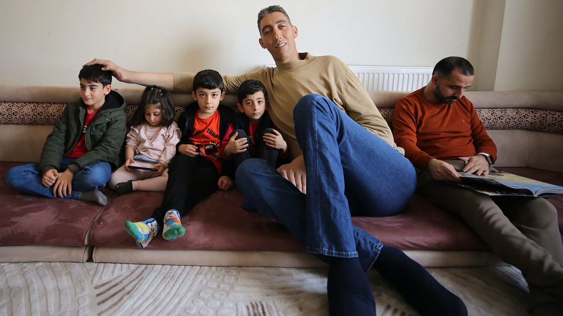 Dünyanın en uzun adamı Sultan Kösen İtalya'ya gitti