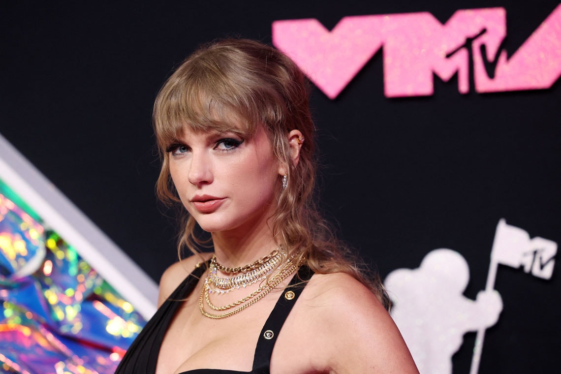 Taylor Swift cinsel hayatıyla ilgili çıkan haberlerden rahatsız
