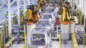 Otomobil devinde büyük kriz: Binlerce aracını geri çağırdı