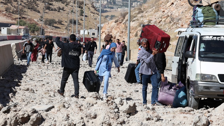 Göç devam ediyor: 250 bin kişi sınırı geçti