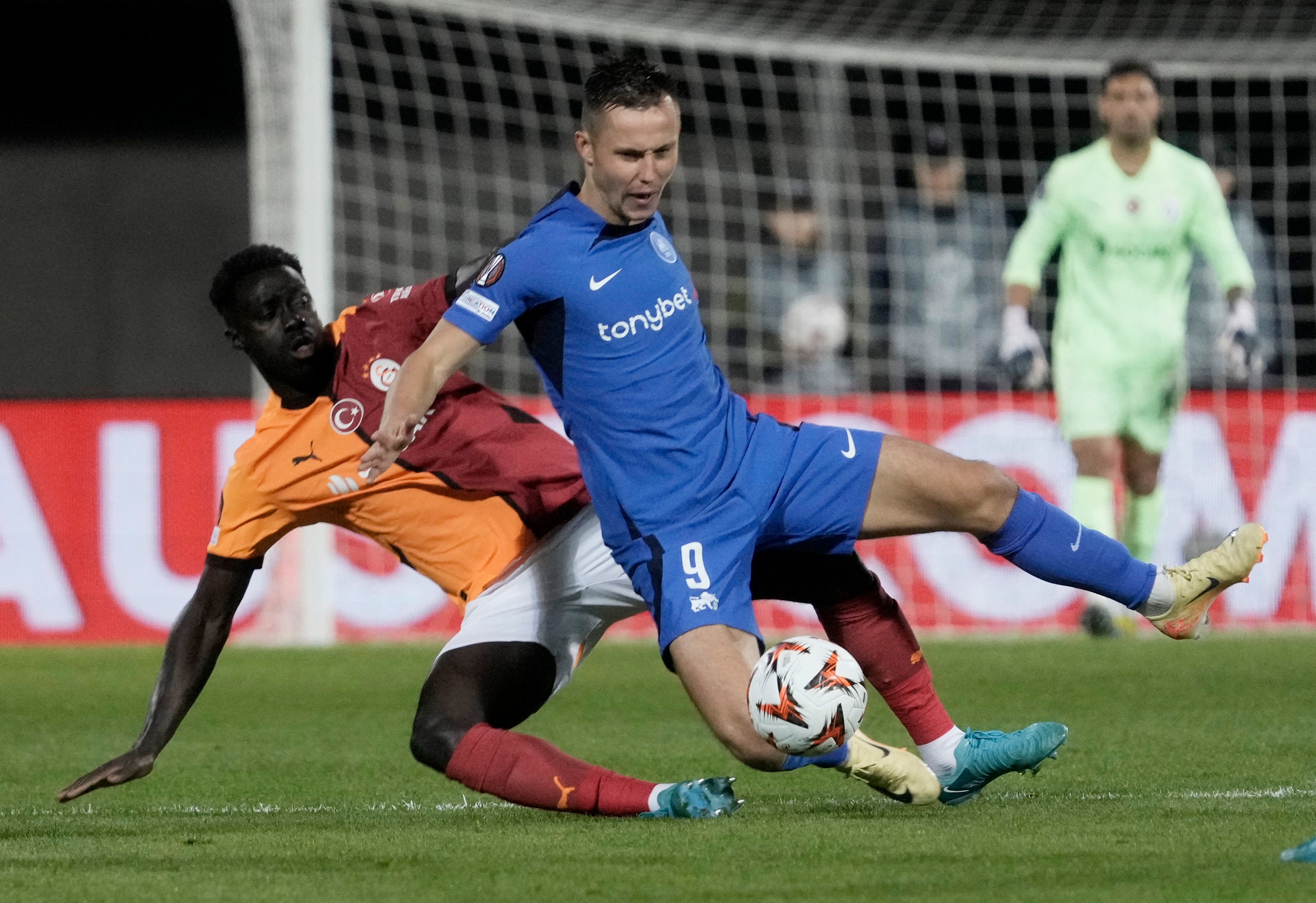 Galatasaray RFS deplasmanında iki puan bıraktı