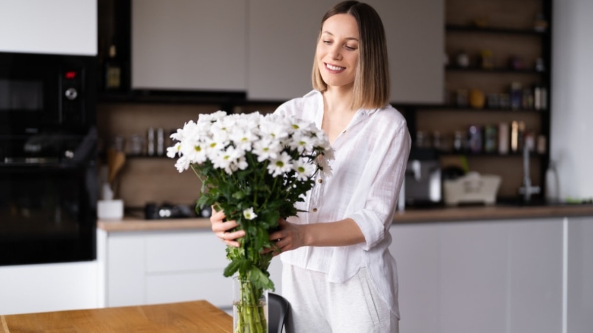 Çiçekleriniz neden erken soluyor? Herkes bu hatayı yapıyor!