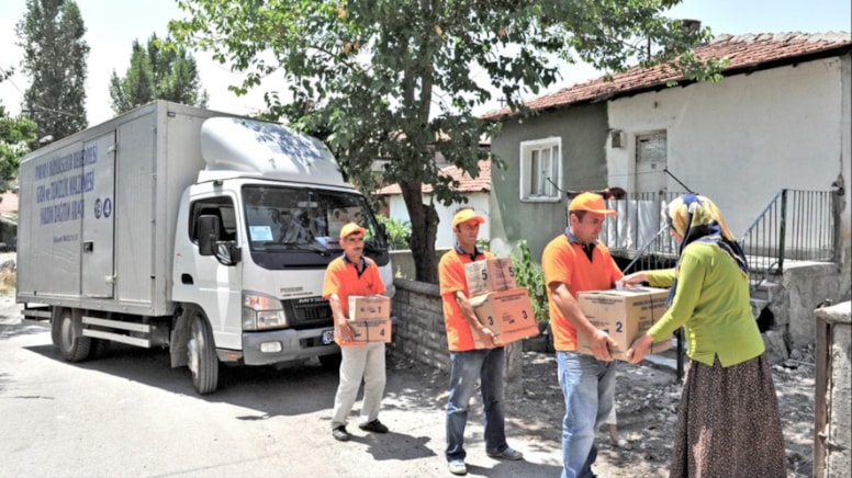 3.7 milyon kişi yardımla geçiniyor