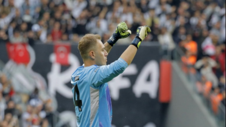 Beşiktaş'a Mert Günok'tan kötü haber! Derbide yok