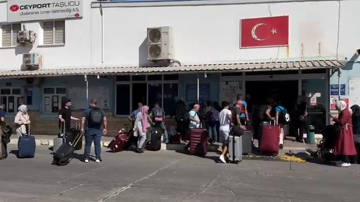 Lübnan'dan kaçanlar Mersin'de