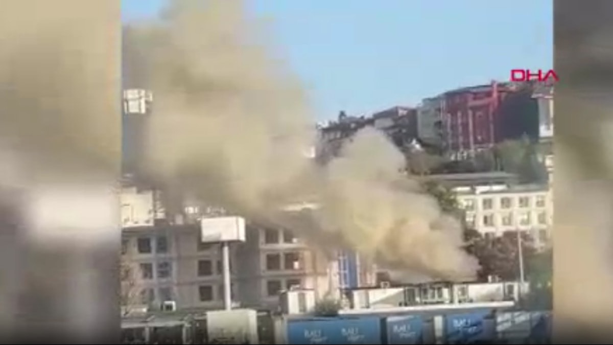 Bahçeşehir Üniversitesi inşaatında yangın çıktı