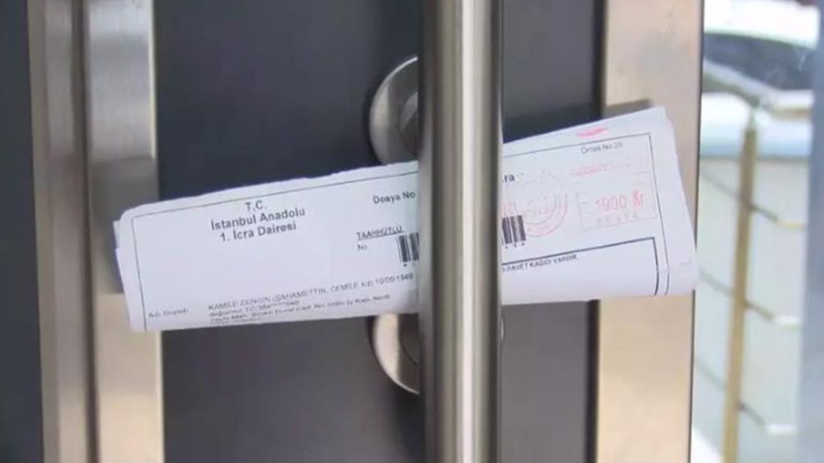 Evine 1 milyon liralık vergi borcu gelince dolandırıldığını anladı