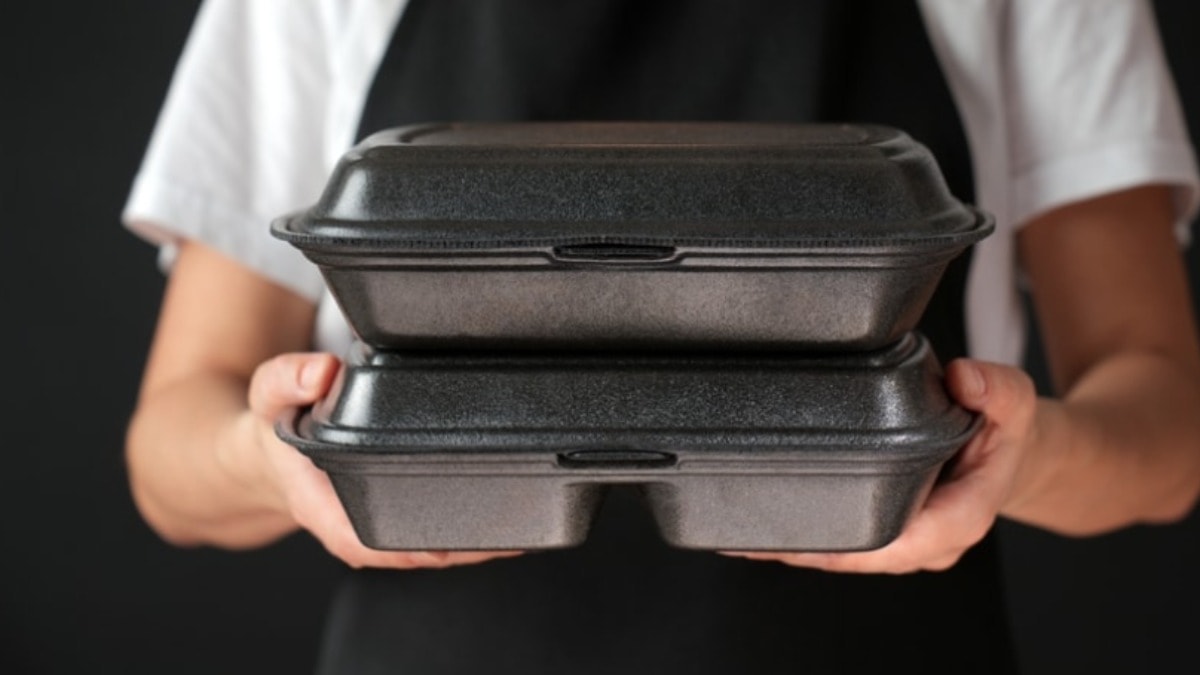 Siyah plastiklerde tespit edildi! Gıdayla temas ettirmeyin uyarısı yapıldı