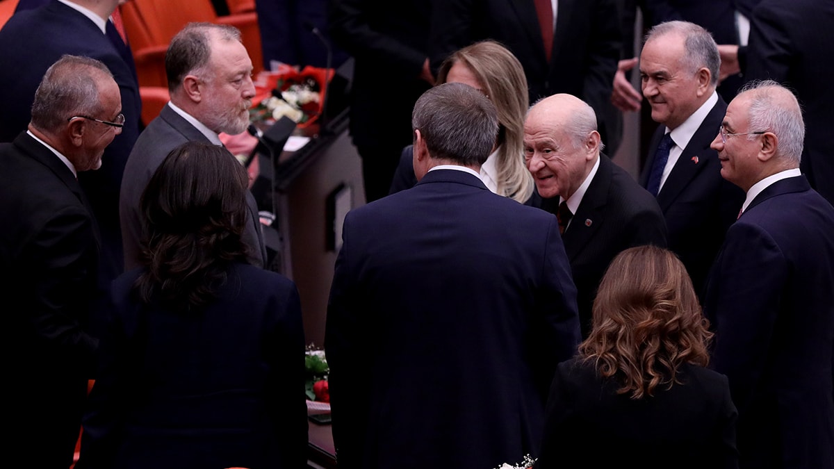 Bahçeli daha önce hedef aldığı DEM Partililerle tokalaştı