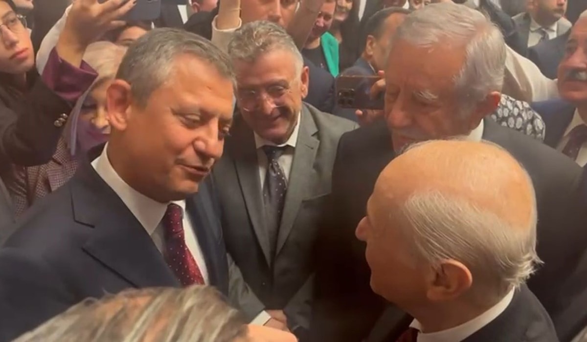 Bahçeli ile Özel arasında dikkat çeken diyalog: Üzülme