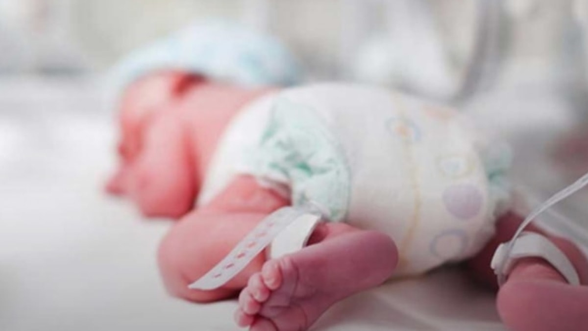 Yenidoğan skandalında aileler konuştu: Kuvözde bebeğimin ölü halini gösterdiler
