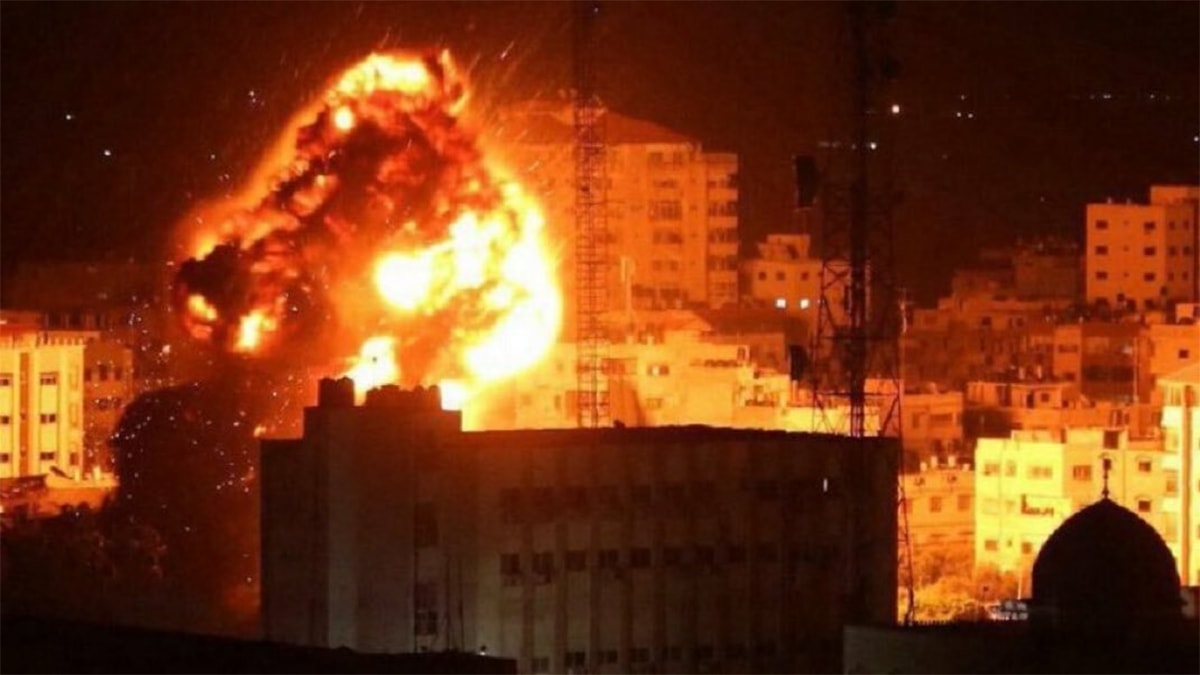 İsrail, Beyrut'u vurdu: Şiddetli patlamalar var