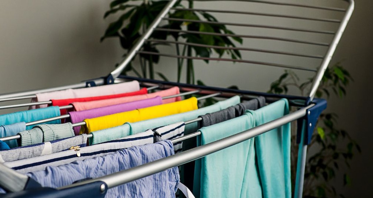 Ev içerisinde çamaşırları 30 dakikada kurutan yöntem: Meğer bilmeden hata yapıyormuşuz - Sözcü