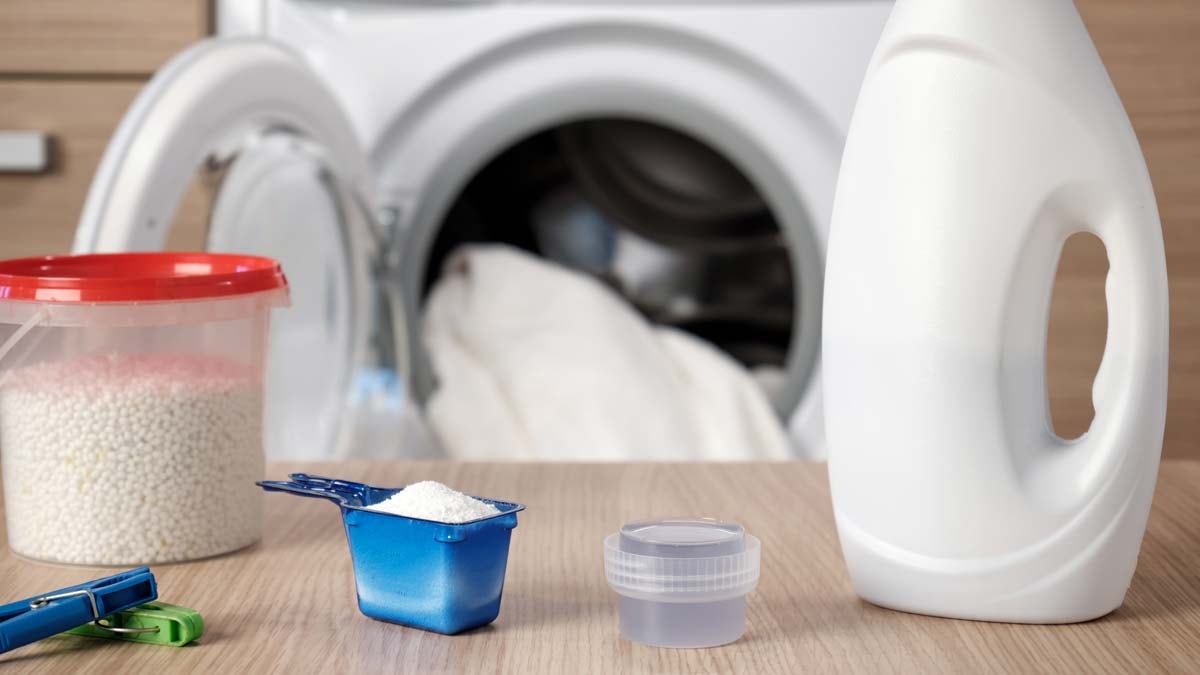 Çamaşır makinesinde hangisi daha etkili? Toz mu, sıvı deterjan mı?
