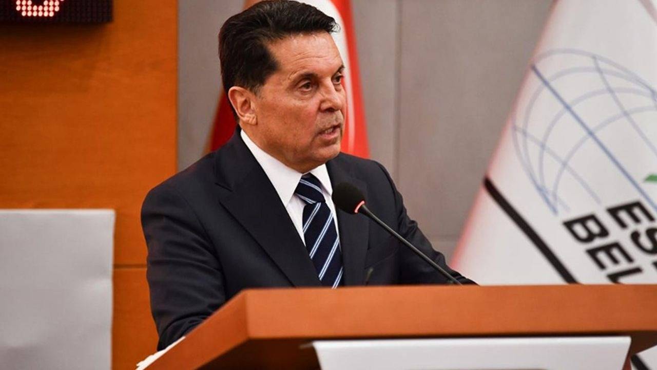 Esenyurt Belediye Başkanı Ahmet Özer gözaltına alındı: Emniyetin önünde sıcak saatler