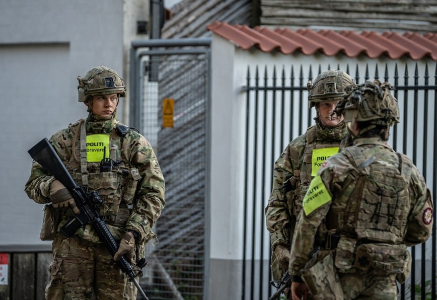 İsrail Büyükelçiliği yakınında korkutan patlama