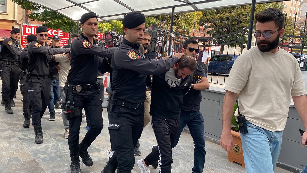 Sokak ortasında pompalı tüfekli saldırıya 6 tutuklama