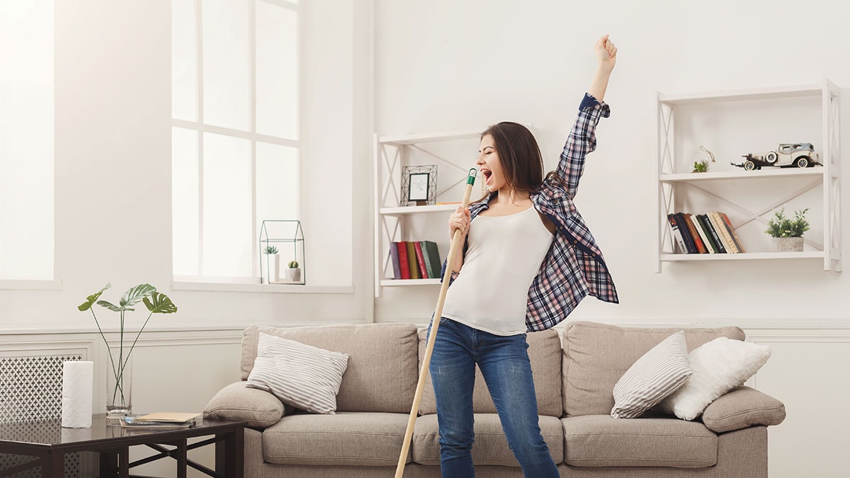 Yıkama yok, deterjan yok! Kışın halıları pırıl pırıl yapan formül