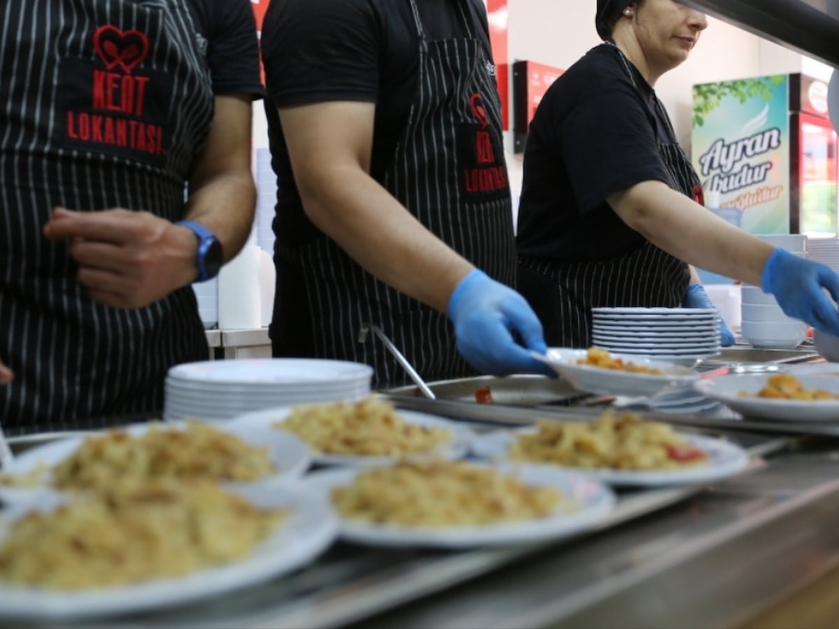 Yeni kent lokantası açıldı: 4 çeşit yemek 50 TL