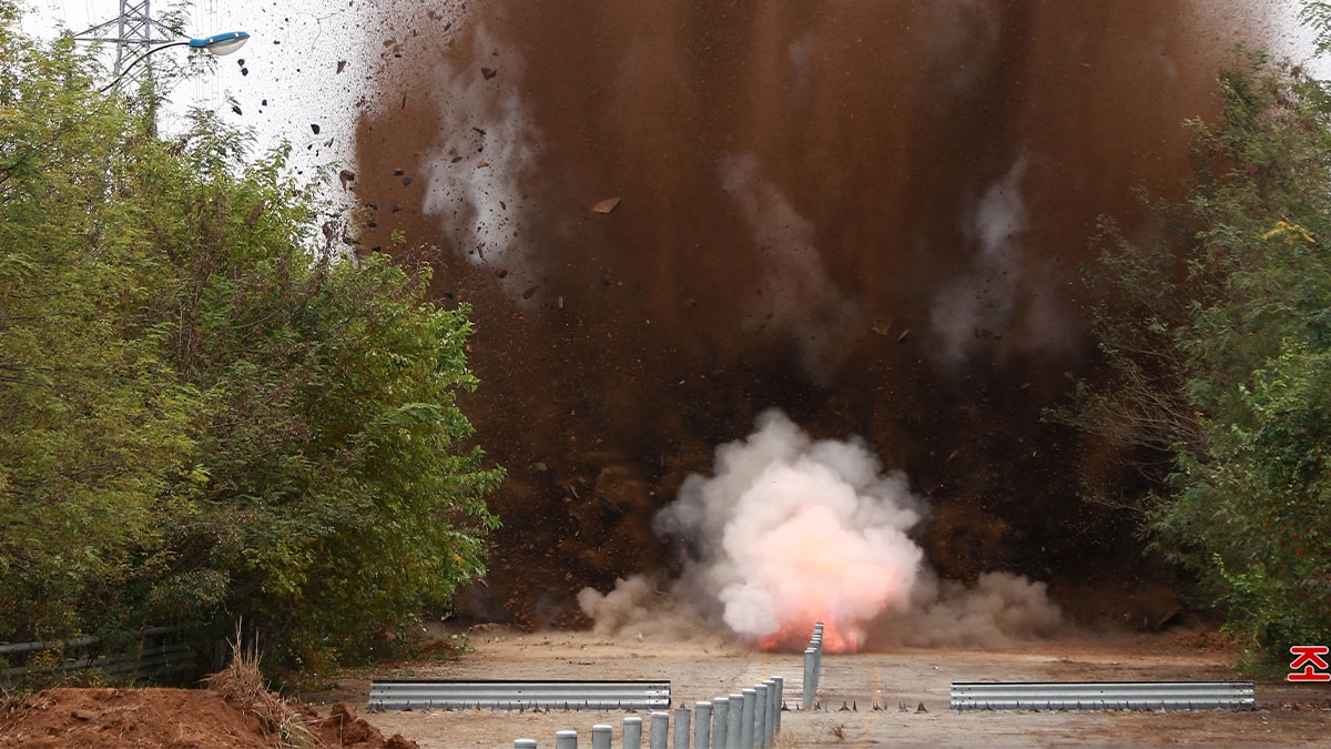 Kuzey Kore anayasasını değiştirdi, sınırını 'ebedi kaleye' dönüştürecek