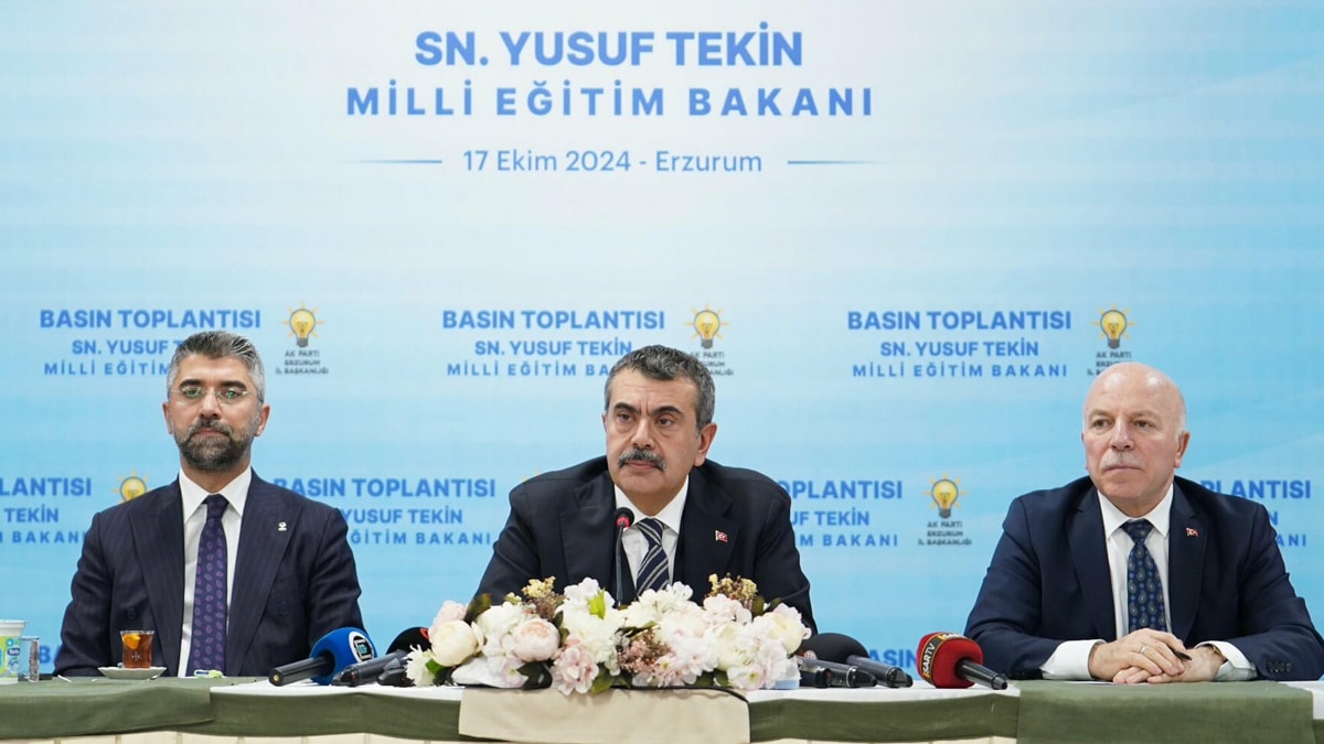 Bakandan kabine değişikliği mesajı: Süreçle ilgili millet en çok beni konuşuyor