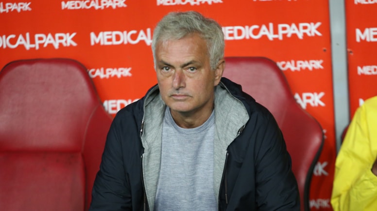 Mourinho'nun 4 maçlık cezası Avrupa'da gündem oldu!