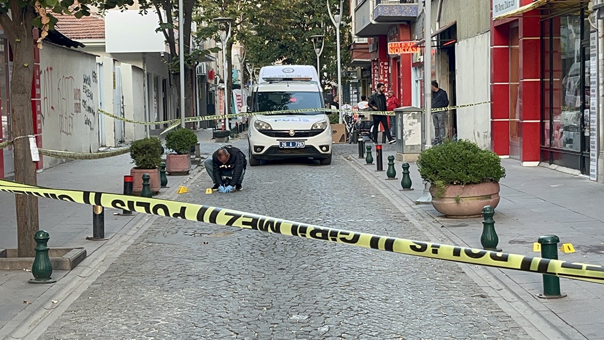 Eskişehir'de sokakta pompalı dehşeti