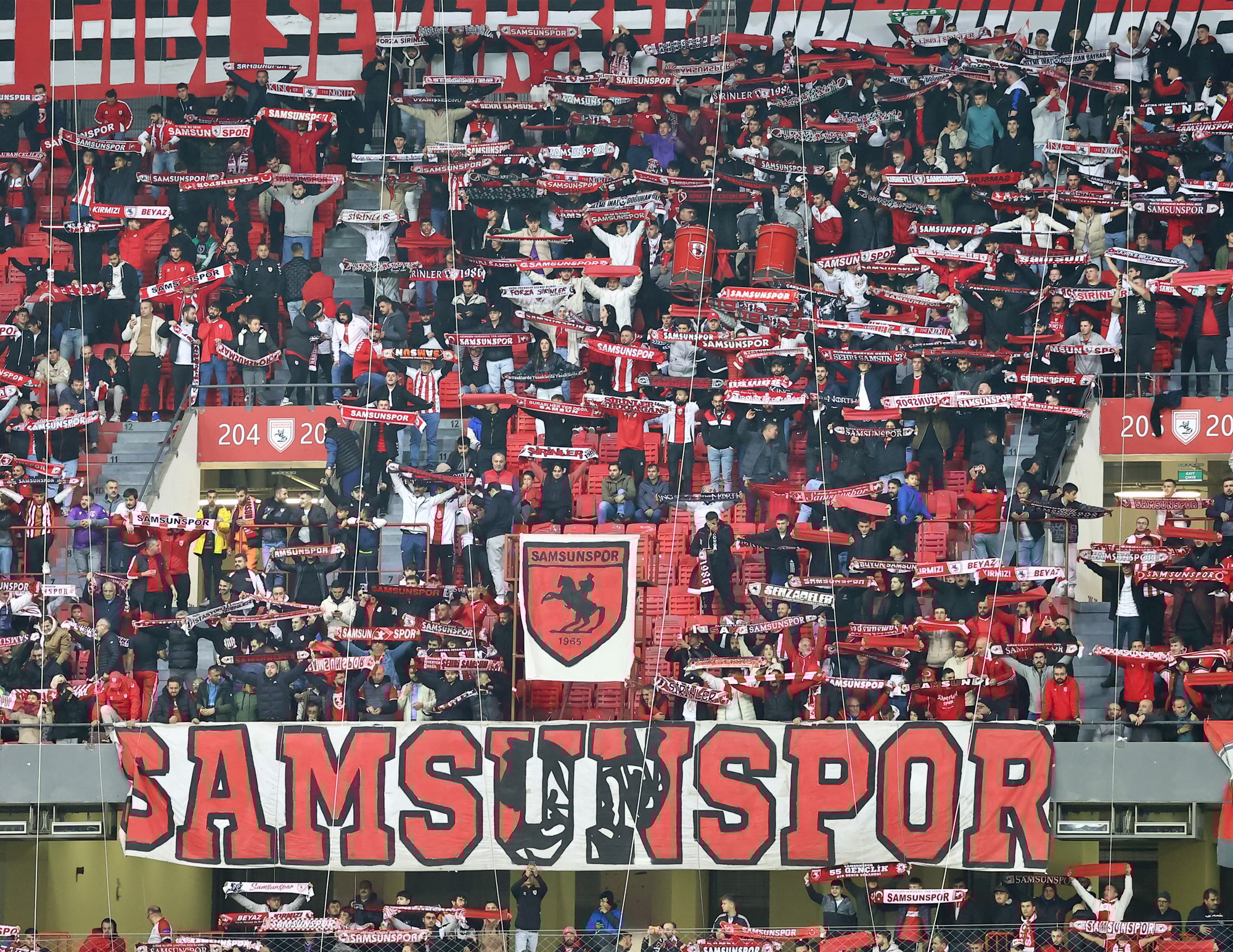 Samsun 'Mustafa Kemal'in askerleriyiz' tezahüratı ile inledi