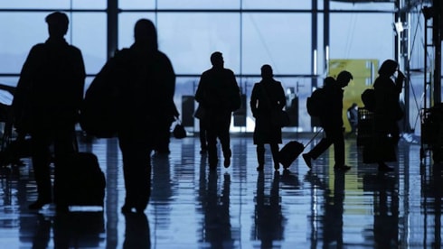 Fiyatlar patladı vatandaş tatilini akrabada yaptıTÜİK’in açıkladığı 2026 yılı ilk çeyrek verilerine göre, yerli turistlerin yurt içi seyahat harcamaları geçen yılın aynı dönemine kıyasla yüzde 33,9 artarak 102 milyar lirayı aştı. Yılın ilk üç ayında 11,5 milyondan fazla vatandaş seyahate çıkarken, e