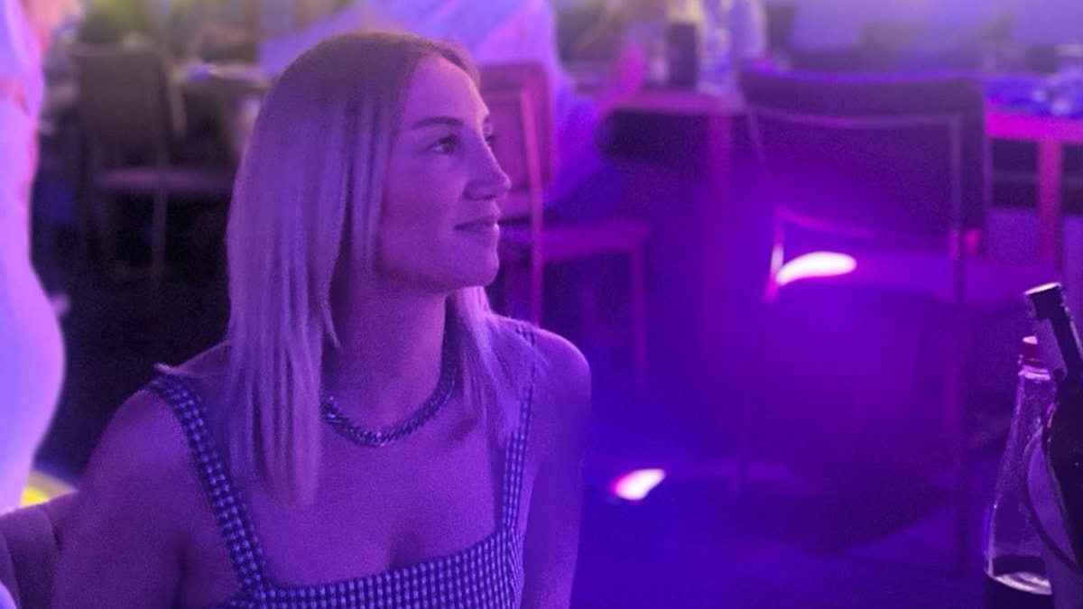 Şişli'de korkunç olay: Eşya almak için açtığı baza üzerine düştü!