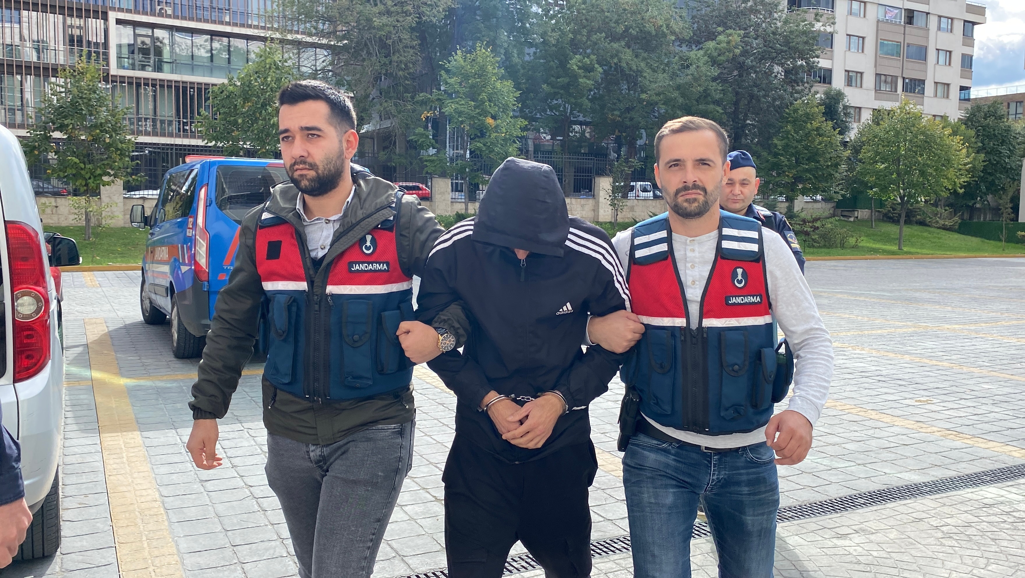 Uyuşturucudan aranıyordu: Firari hükümlü uyuşturucu kullanırken yakalandı