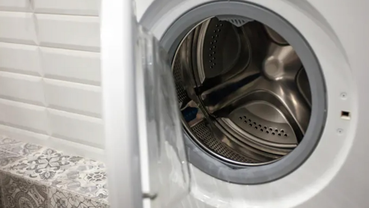 Yıkamalardan sonra çamaşır makinesinin kapağını açık bırakmalı mısınız?