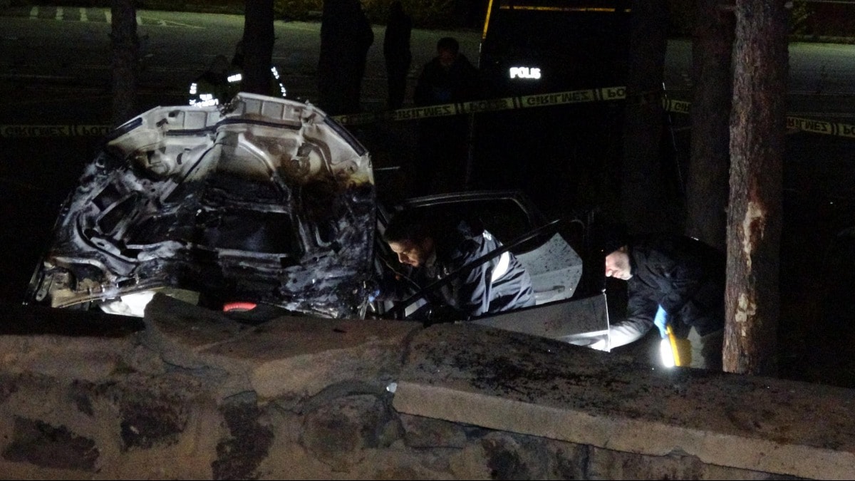 Erzurum'da aşırı hız feci kaza ile bitti: 3 kişi öldü