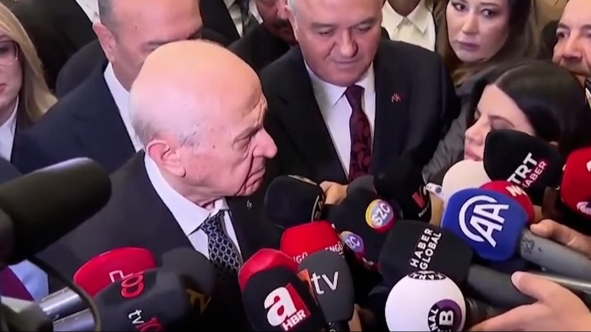 Bahçeli kendisine soru soran gazeteciyi böyle azarladı: 'Mesleği bırak'
