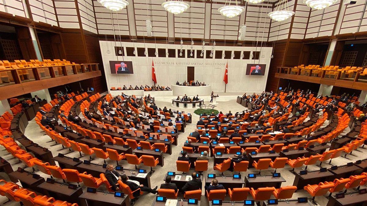 Meclis'te yangın faciası tartışması: AKP'den akılalmaz savunma